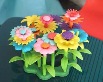 Build a Flower Garden Building Toy Set, Creative Flower Toy Set for 3 4 5 Year Old Kids, Screen Free Gifts for Kids for Easter or Christmas