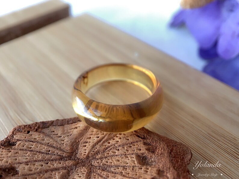 No072 Natural amber ring,Gift,jade,only one