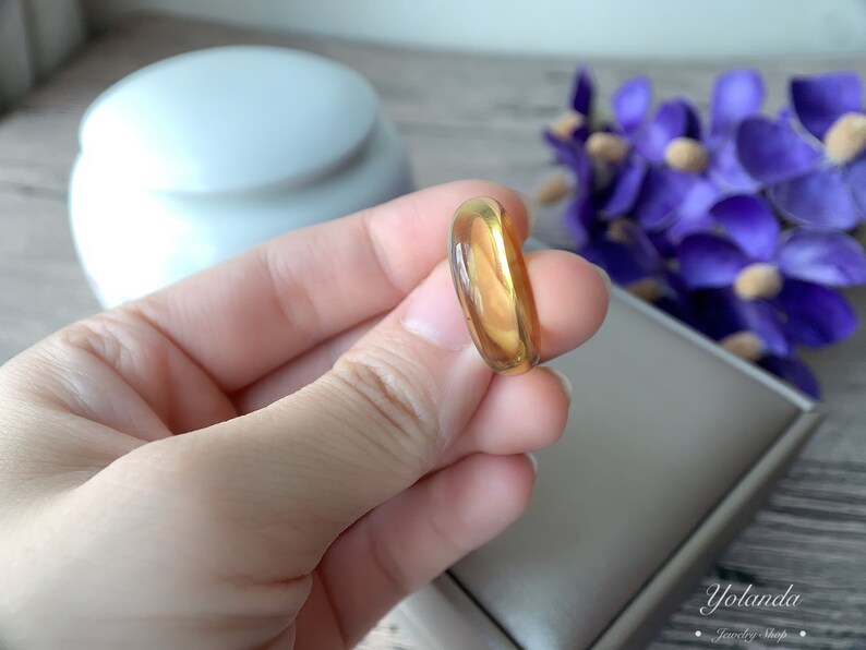 No072 Natural amber ring,Gift,jade,only one
