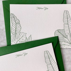 Papelaria de impressão tipográfica com folhas tropicais | Cartões de notas personalizados, pais de plantas, Monstera, palmeira, envelopes, personalizados, presentes, cartões de agradecimento