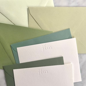 Blind-gedrucktes Monogramm Briefpapier | Letterpress, Ombre, Farbverlauf, Grußkarten, Klassisch, Individuell, Personalisiert, A2, A7, Initiale, Schriftart, Schrift