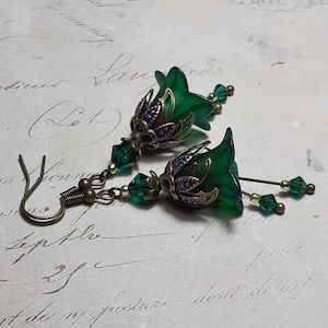 Emerald Green Floral Earrings, Flower Earrings, Bohemian Vintage Dangle Earrings, Fairy Flower Earrings, Gift For Her, Green Earrings