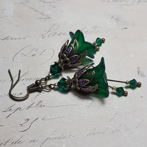 Smaragdgroene bloemenoorbellen, bloemoorbellen, Boho Vintage Dangle Oorbellen, Fairy Flower Oorbellen, Cadeau voor haar, Groene oorbellen