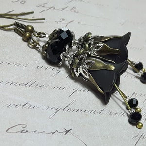 Black Dangle Earrings, Gothic Earrings, Black Flower Earrings, Antique Dangle Earrings, Halloween Earrings, Gothic Black Earrings,