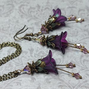 purple dress green jewellery The haunting! featuring green necklace Enma & I
