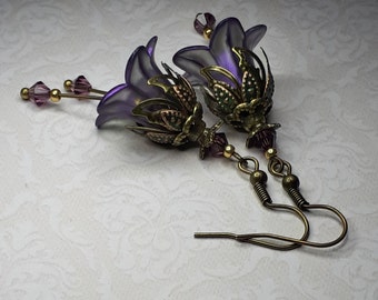 Boucles d'oreilles florales violettes améthyste, boucles d'oreilles fleurs, boucles d'oreilles pendantes vintage bohème, boucles d'oreilles fleurs féeriques, cadeau pour elle, boucles d'oreilles violettes