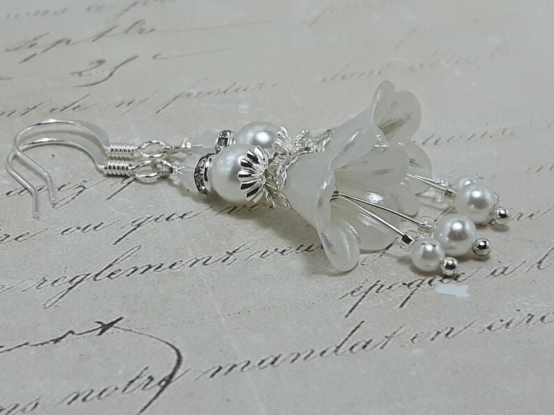 White Frosted Flower Earrings*White Pearl Floral Bohemian Earrings*White Opal Dangle Drop Earrings*Bridesmaids Gift*Fairy Flower Earrings*