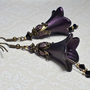 Plum Purple Flower Earrings, Vintage Style Jewelry, Gothic Poison Plum Floral Earrings, Jet Black Crystal Jewelry, Dark Fairy Earrings,