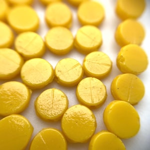 Vintage 1930&#39;s Opaque Honey Yellow Nail Head Czech Glass Beads (6mm) (YCG69)