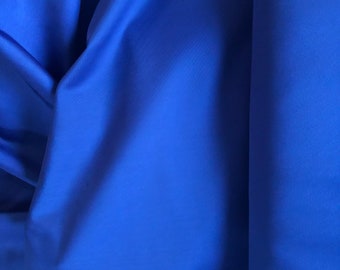 Wysokiej jakości tkanina Royal Blue na kostiumy kąpielowe, odporna na chlor. Stroje kąpielowe, bikini, do ćwiczeń, legginsy, szorty. Docinane na długość 1/2 metra.
