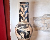Riproduzione vaso Oinochoe a Cartoccio Falisco. Altezza 33cm