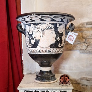 Reproduction of the Apulian bell krater vase, made with the red figure technique. Height 28.5 cm. image 1