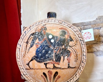 Black-figure beer reproduction, made with the same ancient techniques. Height 27 cm.