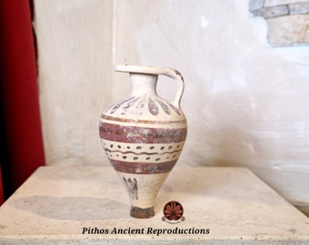 Reproduction of Etruscan Corinthian black-figure Aryballos vase. Height 10.5 cm.