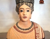 Riproduzione Busto in terracotta di Giunone Curite. Realizzato interamente a mano. Altezza totale 32,5cm