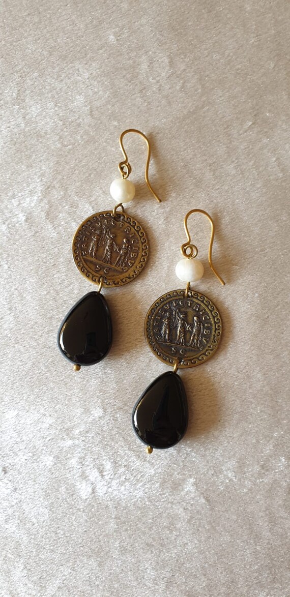 hechos a en latón bruñido. Colgante que - Etsy España