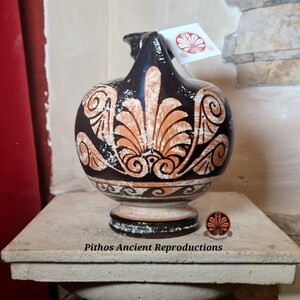 Reproduction of the Apulian red-figure Askos vase. Made with the same techniques used in ancient times. image 7