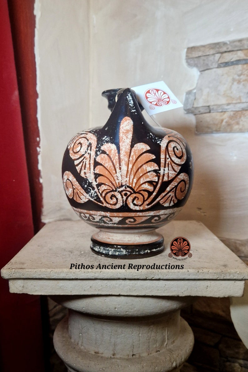 Reproduction of the Apulian red-figure Askos vase. Made with the same techniques used in ancient times. image 7