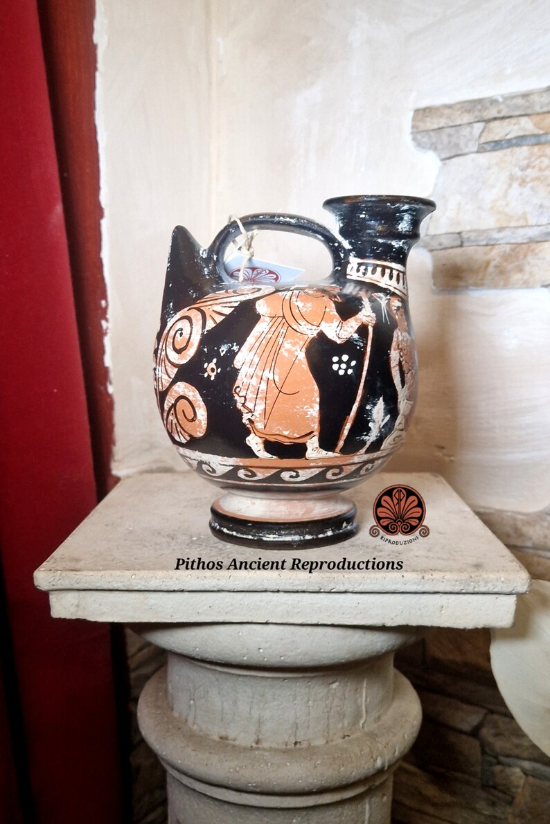 Reproduction of the Apulian red-figure Askos vase. Made with the same techniques used in ancient times. image 5