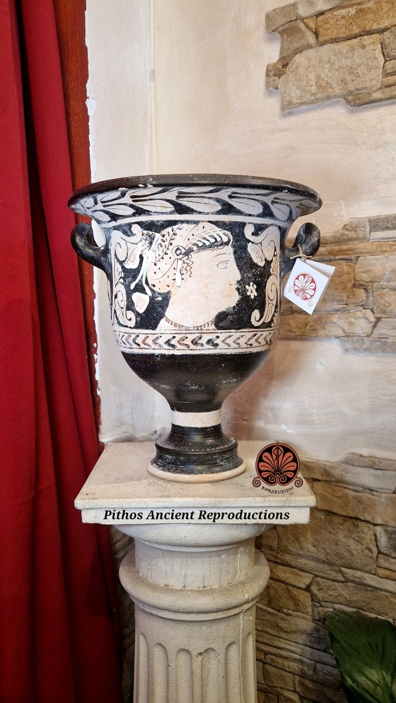 Reproduction of the Apulian bell krater vase, made with the red figure technique. Height 28.5 cm. image 1