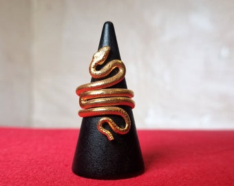 Snake ring, handcrafted in 24k gold-plated brass. Nickel free.