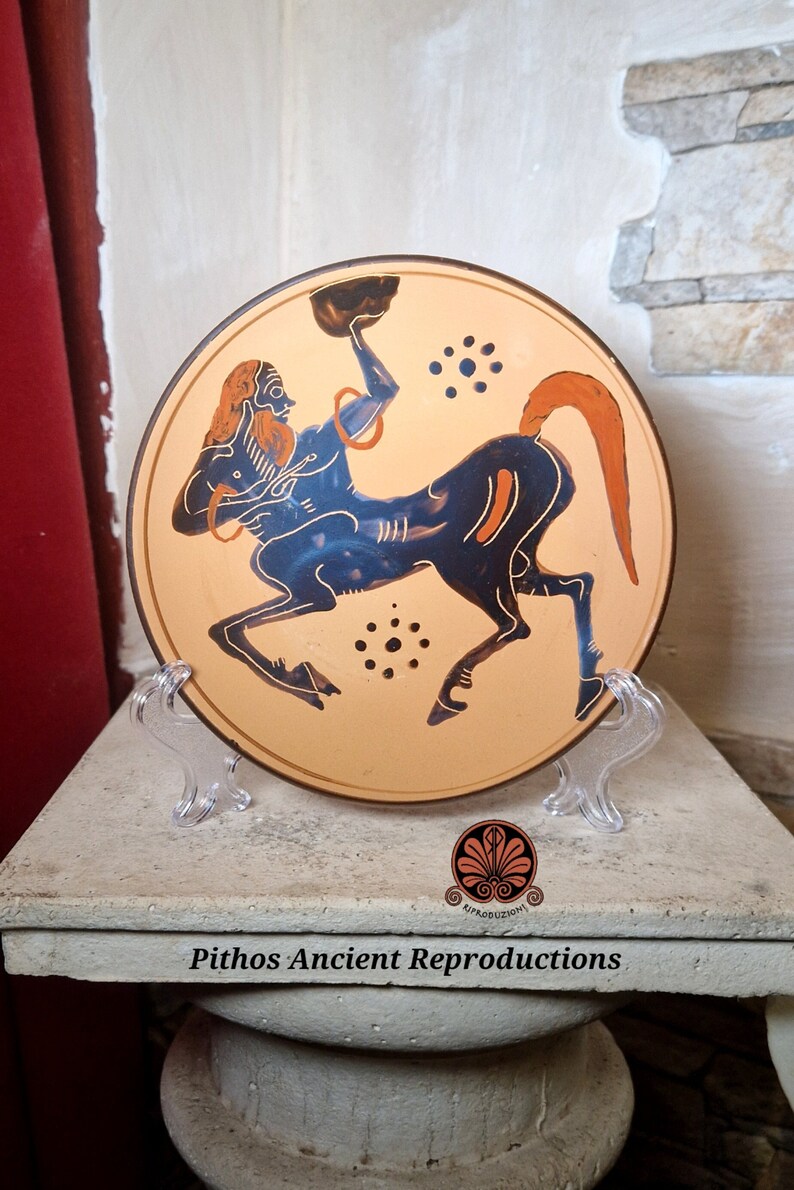 Reproduction black-figure plate, diameter 15 cm. Made entirely by hand. image 1