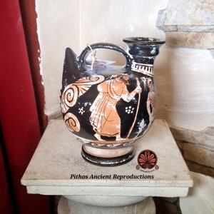 Reproduction of the Apulian red-figure Askos vase. Made with the same techniques used in ancient times. image 6