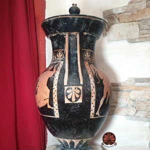 Attic amphora reproduction vase with red-figure lid. Total height 53 cm. image 3