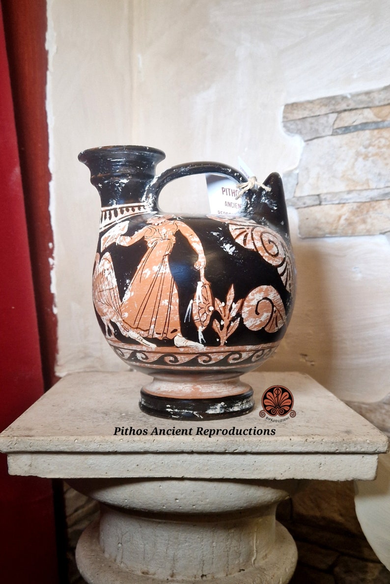 Reproduction of the Apulian red-figure Askos vase. Made with the same techniques used in ancient times. image 1