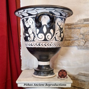 Reproduction of the Apulian bell krater vase, made with the red figure technique. Height 28.5 cm. image 5