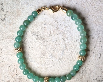 Antique style bracelet with aventurine stones and 24k gold-plated brass inserts. Craftsmanship, Nickel free.