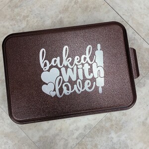 Custom Cake Pan with Lid Laser Engraved Personalized Kitchen Gift for Grandmother Mother Sister Daughter Son image 4