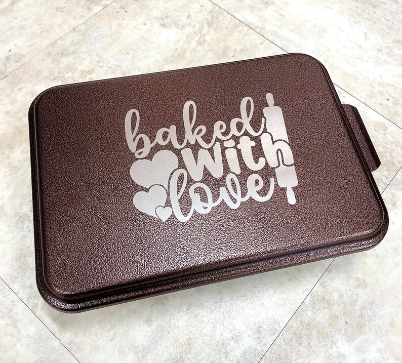 Custom Cake Pan with Lid Laser Engraved Personalized Kitchen Gift for Grandmother Mother Sister Daughter Son image 2