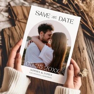 Modelo de reserva de data minimalista moderno, convite de reserva de data com foto em arco, cartão de reserva de data com foto, casamento com foto editável para impressão