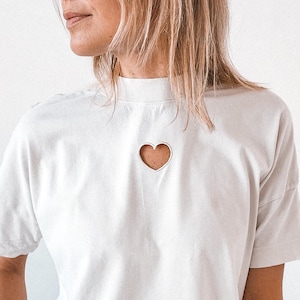 T-shirt coeur découpé femme coeur cadeau pour petite amie chemise d'été tendance jolie chemise femme personnaliser chemise chemise brodée