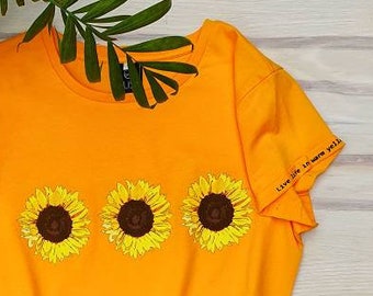 Sonnenblumen Bio T-Shirt, Eco Friendly Shirt, Hochwertiges Damen T-Shirt, Peta Vegan zugelassen, Nachhaltige süße Blumen Gelb Grafik T-Shirt