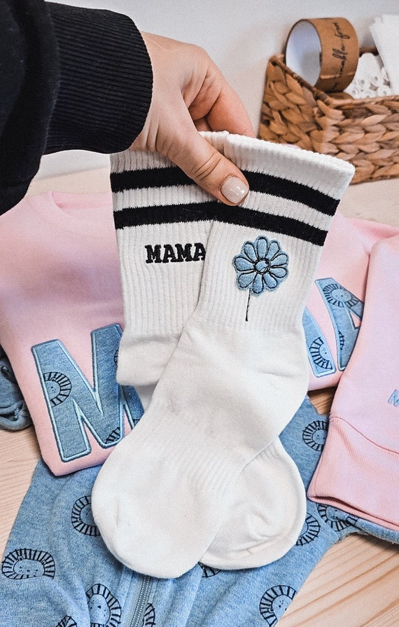 Mama sweater met baby onssie babykleding in mama sweatshirt Mama geborduurde baby outfit aandenken applique sweater cadeau voor moeder Etsy Nederland