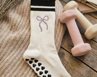Custom Embroidery Grip Socks with Ruffle, Personalized Pilates Socks, Girly Ruffle Grip Socks, Aesthetic Studio Socks, Custom Pilates Gift
