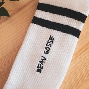 Personalisierte Socken Personalisiertes Geschenk für sie individuelles Geschenk für ihn personalisiertes Geschenk für Easyer bestickte weiße Socken Bild 8