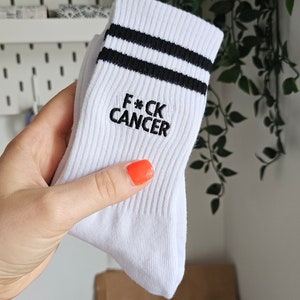 Chaussettes brodées personnalisées, cadeau personnalisé pour elle, cadeau personnalisé pour lui, cadeau personnalisé, cadeau unique pour Pâques, chaussettes blanches personnalisées image 6