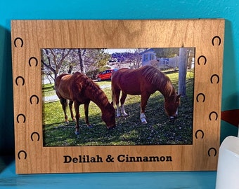 Horseshoe Picture Frame, pet loss, wood frame, pet lover gift idea, personalized picture frame, horse memorial, horse lover, Laser engraved