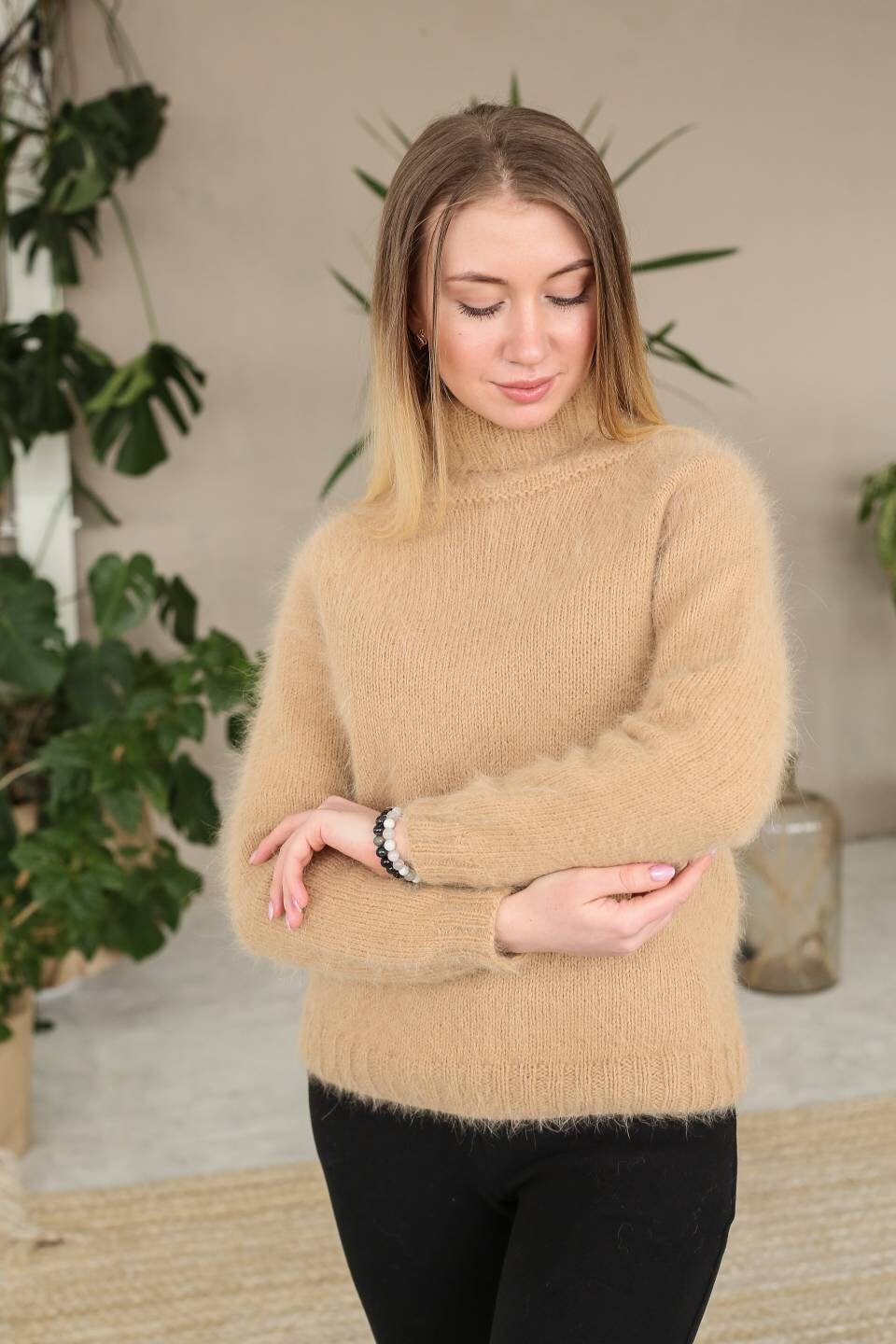 Beige Angora Pullover für Frauen Tan Rollkragenpullover | Etsy