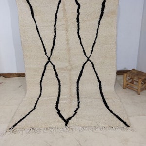 Hermosa alfombra Beni Ourain, alfombra marroquí hecha a mano 8x5, alfombra blanca y negra, alfombra a rayas, alfombra de lana hecha a mano, alfombra Azilal, alfombra bereber tejida a mano