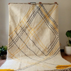 Tapis marocain-beni ouarain-Style marocain tissé main - Lignes noires orange - Tapis marocain authentique tissé main - Laine - 310 X 192cm