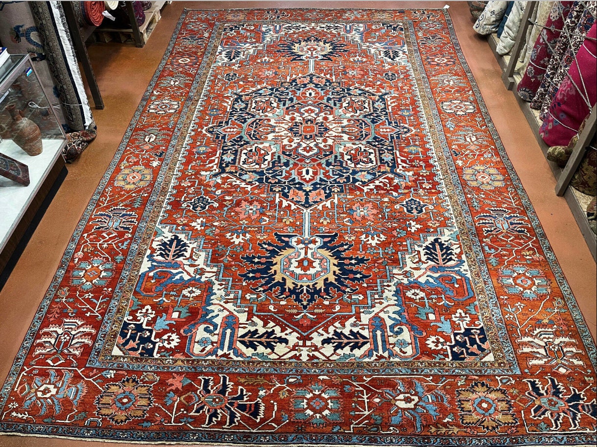 Rare Meina ancien, type Hériz, 215 x 277 cm, laine nouée m