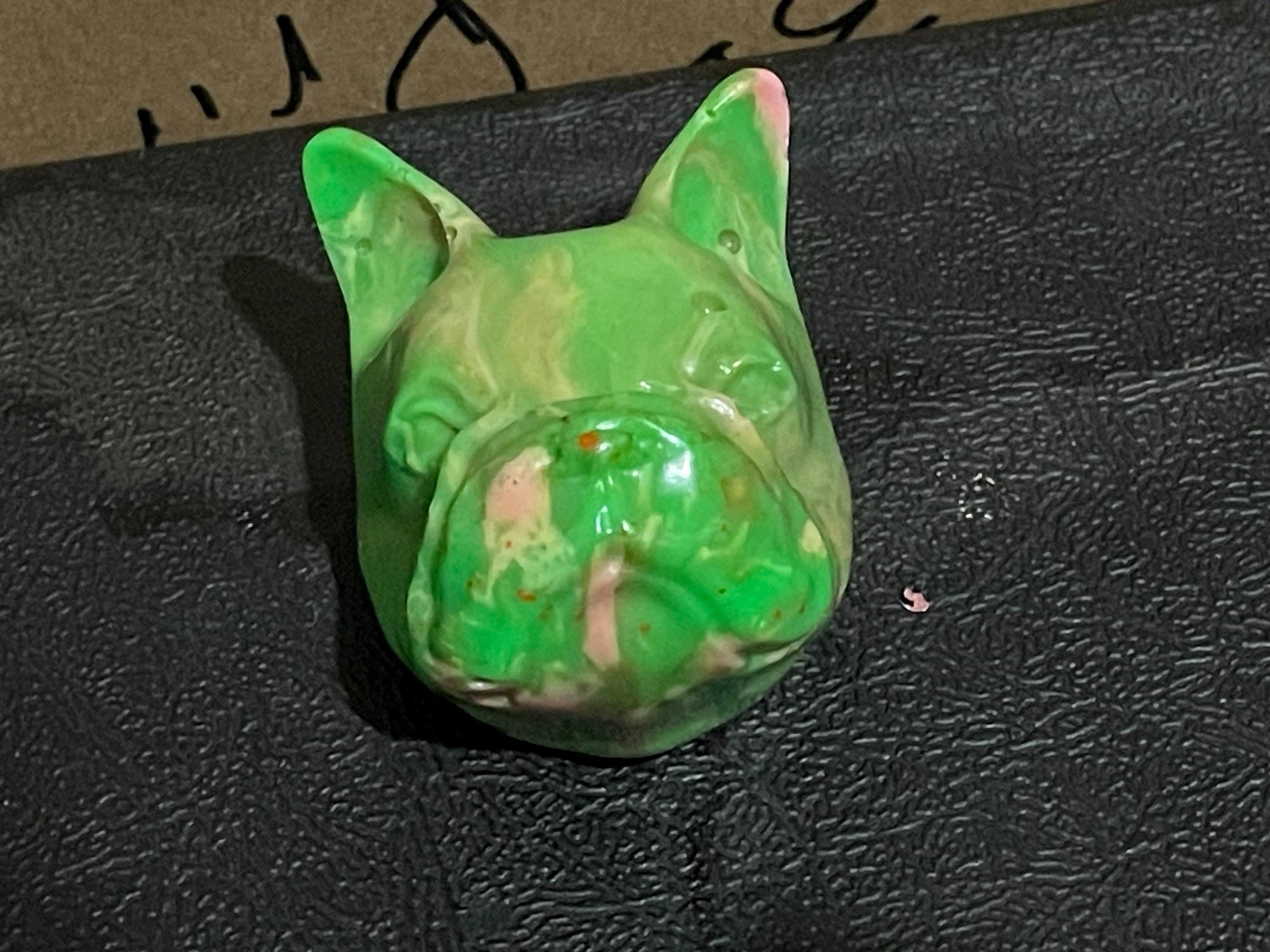 Upcycled Bulldog Figurine – Recycled 3D Print Waste | Pink & Green Eco Dog Statue | Sustainable Desk Pet Gift