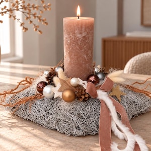 Adventsgesteck mit kerze