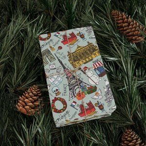 Carta da regalo natalizia a Parigi - Carta da regalo per le feste parigine - Francia, monumenti della città, Torre Eiffel, pupazzo di neve - Finitura opaca, 3 misure