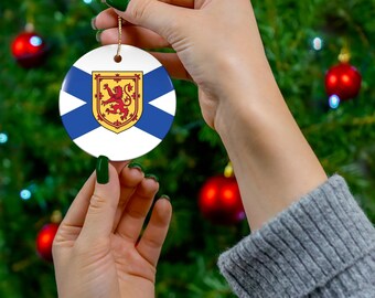 Adorno navideño de Nueva Escocia: inspirado en la bandera provincial, regalo para viajar a Canadá, decoración navideña de cerámica, recuerdo.
