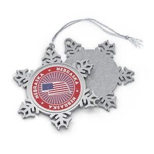 Nebraska Weihnachtsverzierung - Schneeflockenform - Amerikanische Flagge Zustandskarte - Geschenk für Weltreisende, USA-Reise, Souvenir